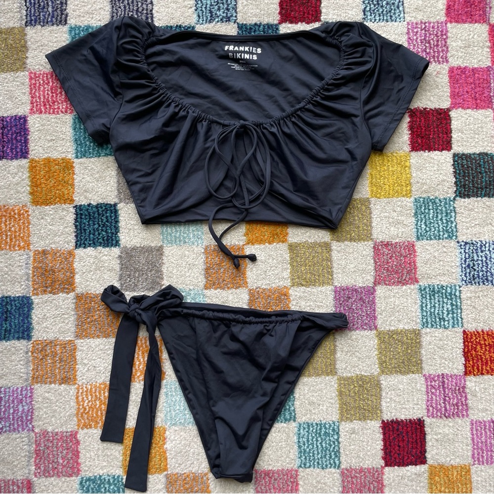Frankies Bikini 🖤